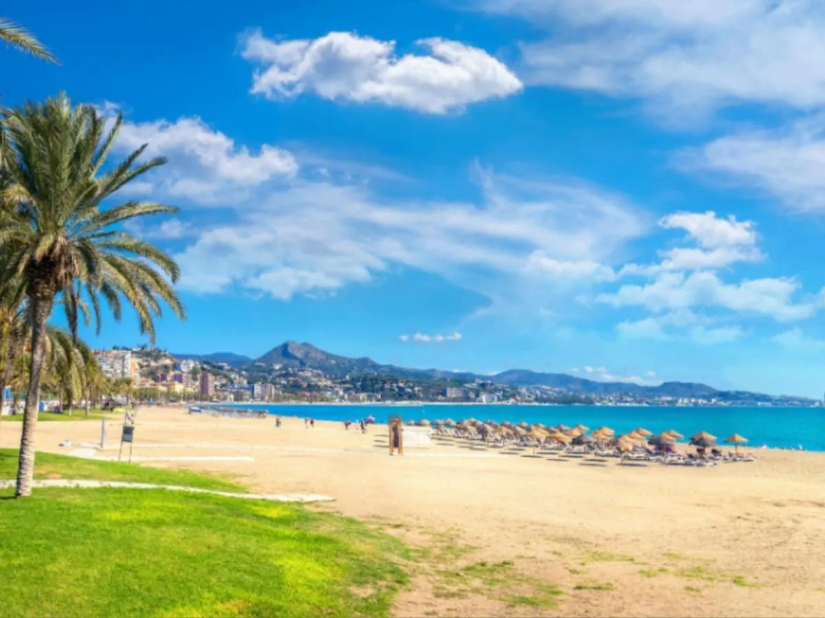 Lujoso Atico Playa-Parking Gratis Apartment Malaga 0*,